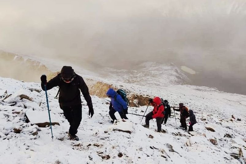 Summit day of Yunam peak expedition