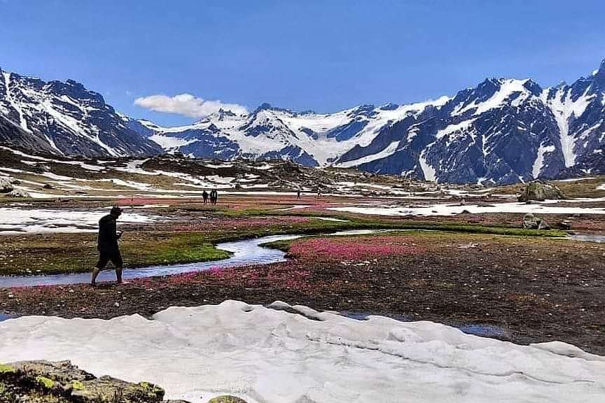 dev roopa trek distance from malana