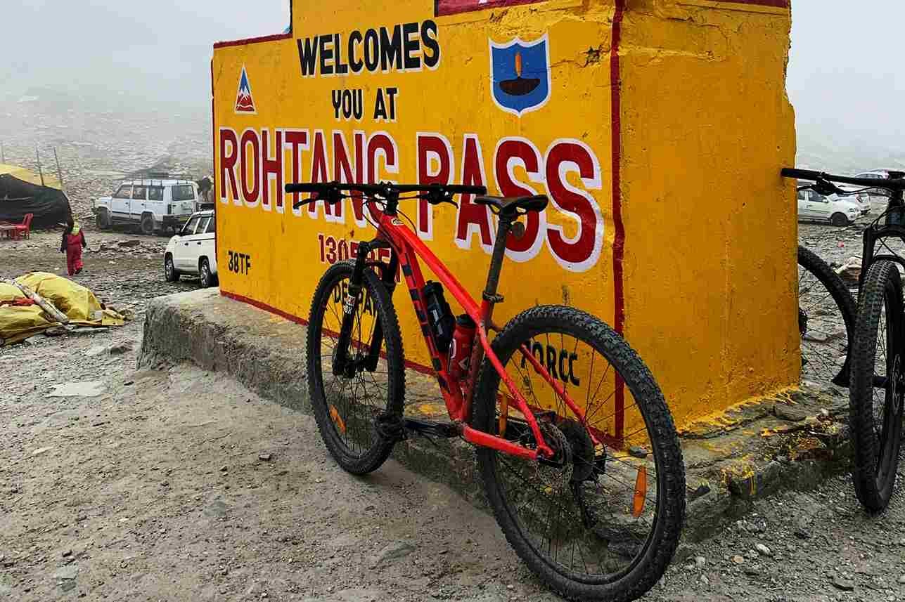 Rohtang Pass cycling